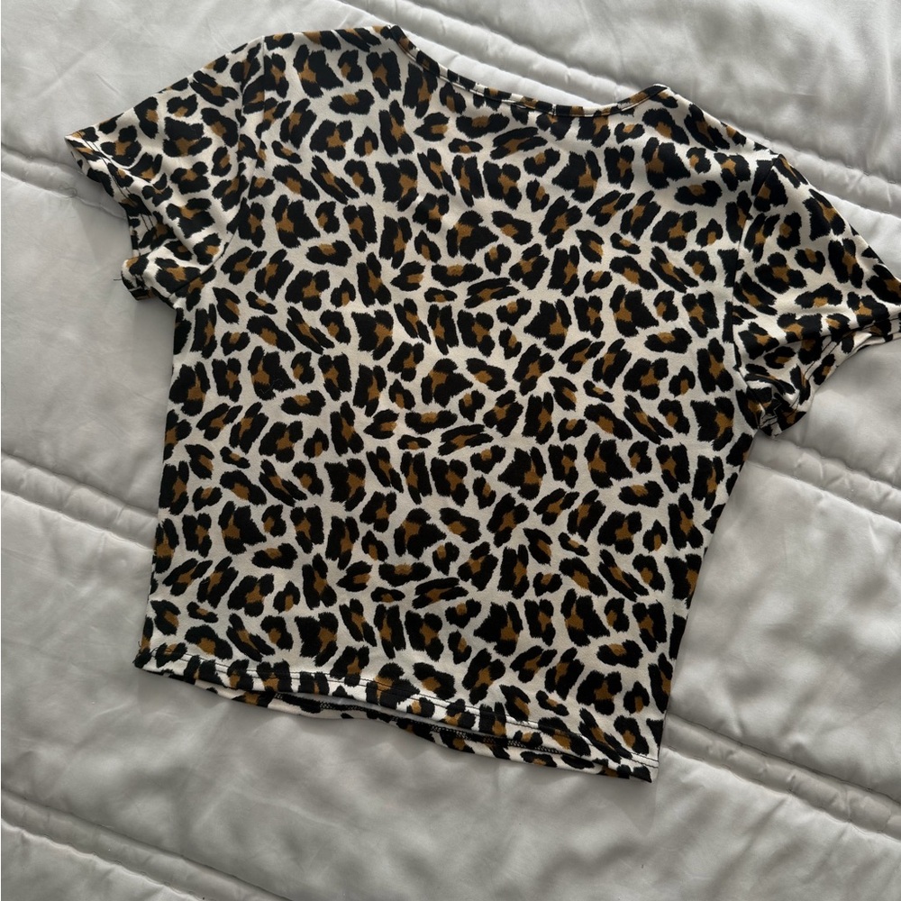 Gaze Leopard Print Short Sleeve Top